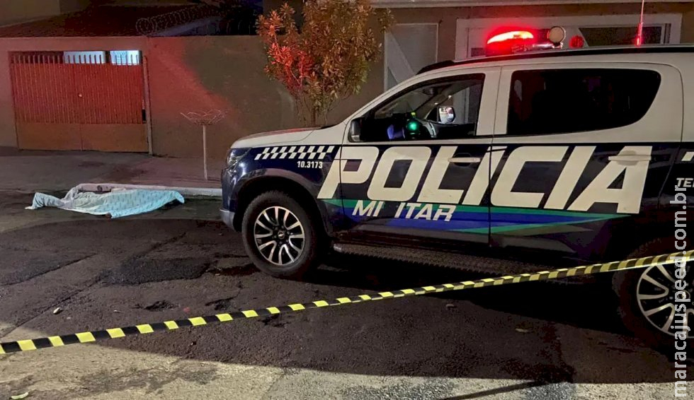 Mecânico é assassinado com facadas nas costas e encontrado pela ex-esposa Mecânico é assassinado com facadas nas costas e encontrado pela ex-esposa
