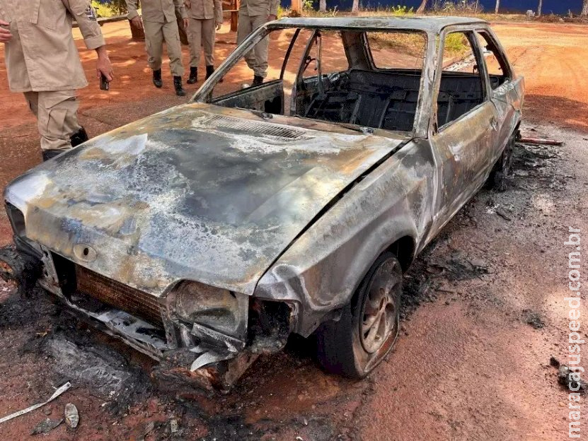Mulher incendeia veículo de ex-companheiro após suspeitar de traição Mulher incendeia veículo de ex-companheiro após suspeitar de traição