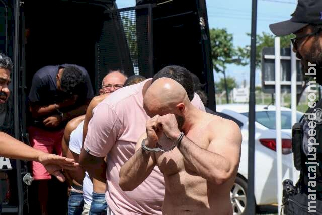 Operação prende 14 agressores, um foge e namorada acaba flagrada com droga