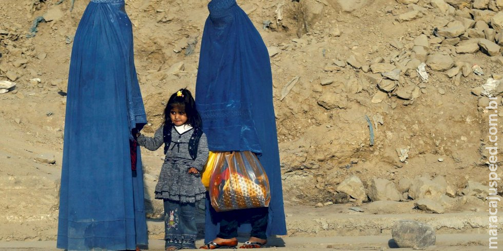 Países pedem que Talibã respeite direitos das mulheres no Afeganistão