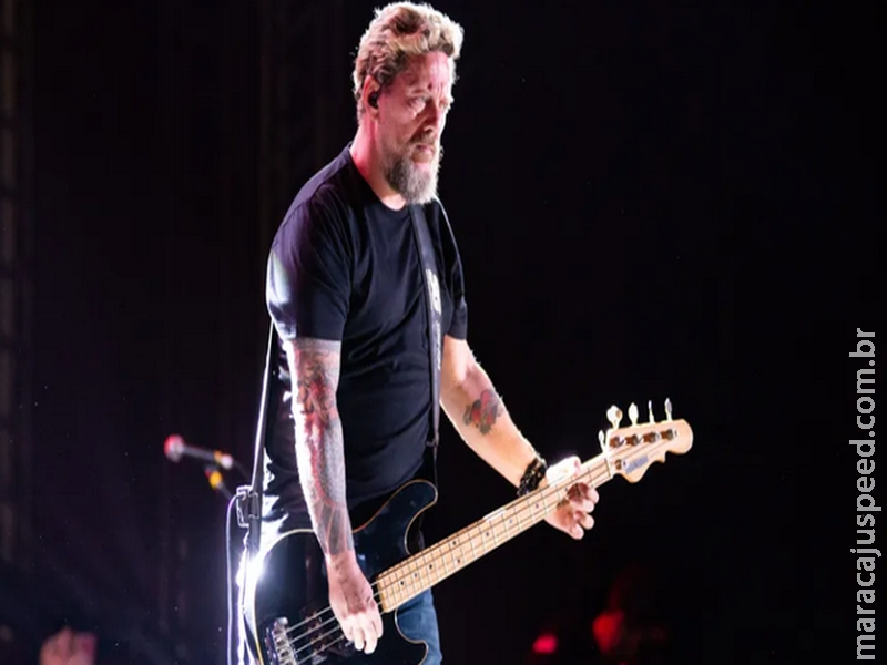 Prestes a fazer show na Capital, baixista do Raimundos morre aos 57 anos