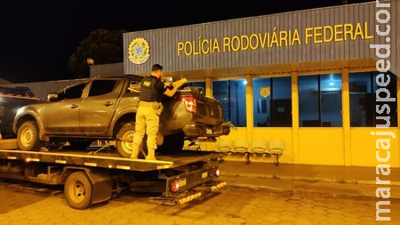 PRF apreende 1,4 tonelada de maconha e recupera caminhonete em Bataguassu PRF apreende 1,4 tonelada de maconha e recupera caminhonete em Bataguassu