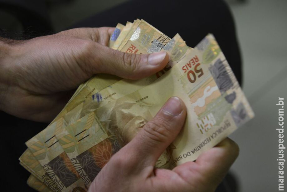 Servidores do Executivo federal aceitam proposta de reajuste de 9% Servidores do Executivo federal aceitam proposta de reajuste de 9%