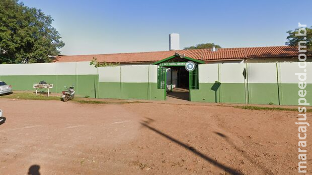 Adolescente mete tesourada na coleguinha durante briga de escola no Lageado