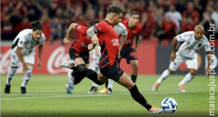 Athletico-PR bate o Atlético-MG e vence a primeira na Libertadores Athletico-PR bate o Atlético-MG e vence a primeira na Libertadores