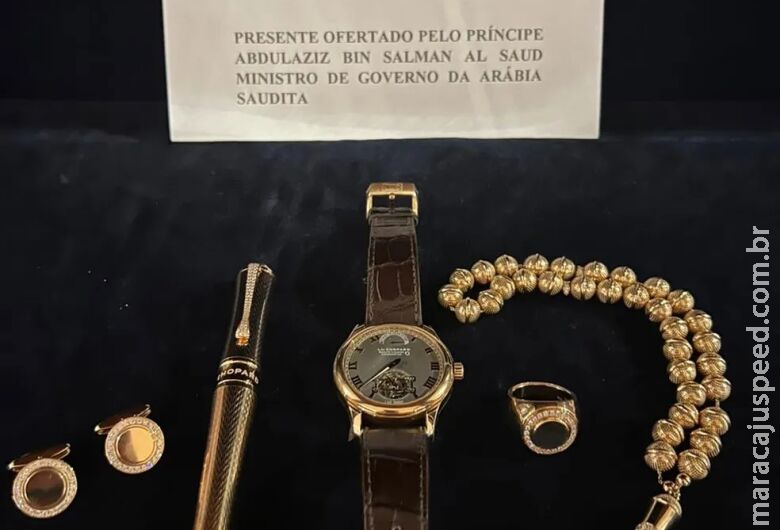 Bolsonaro deve depor à PF nesta quarta sobre presentes milionários