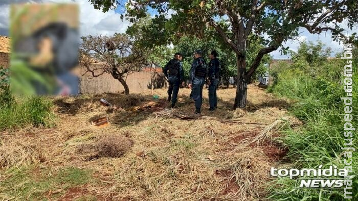 Cadáver é achado em terreno e pode ser de assaltante