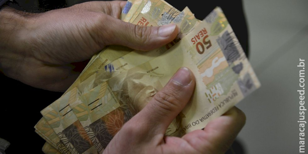 Caixa libera abono salarial para nascidos em maio e junho Caixa libera abono salarial para nascidos em maio e junho