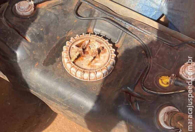 Dupla é presa com 37 quilos de cocaína em tanque de combustível 