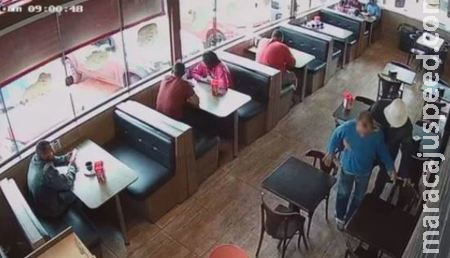 Filho abandona pai idoso e desorientado em padaria do Entorn