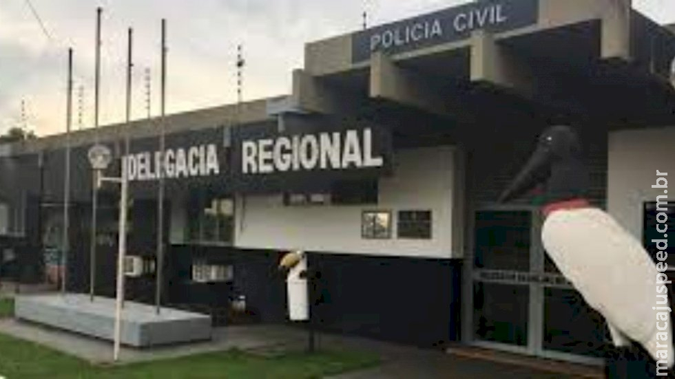 Homem é largado em frente a hospital por desconhecido após ser esfaqueado na cabeça