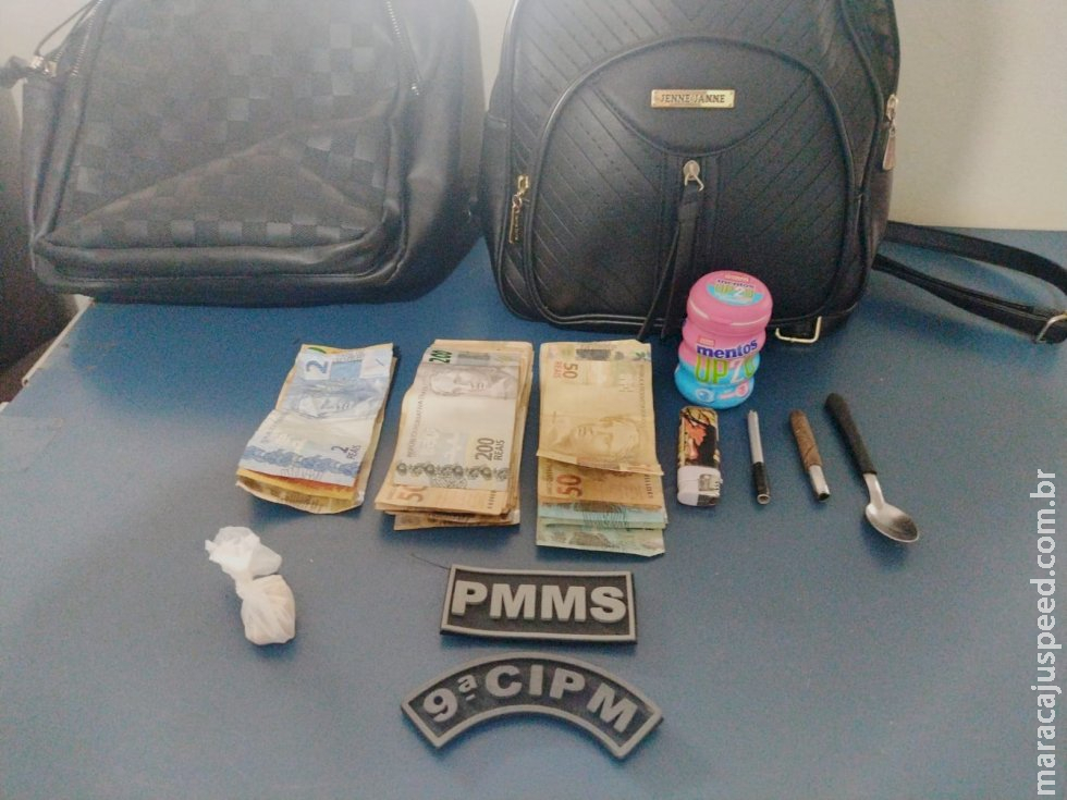 Homem furta bolsa com R$ 9,5 mil, divide com comparsa e ambos acabam presos; PM recupera parte do dinheiro