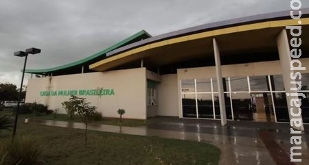 Homem invade residência, atira em jovem e agride ex-namorada no Santa Mônica