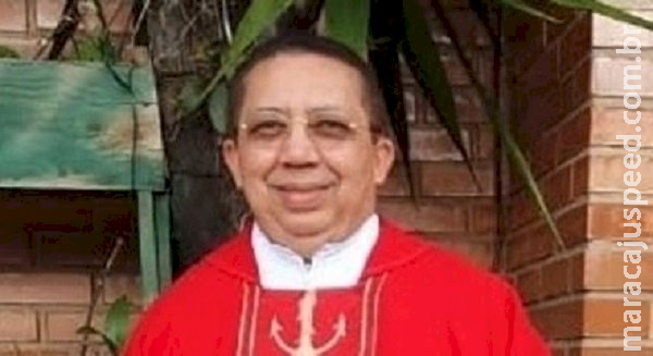 Igreja Católica afasta padre do DF filmado ao fazer sexo com outro homem