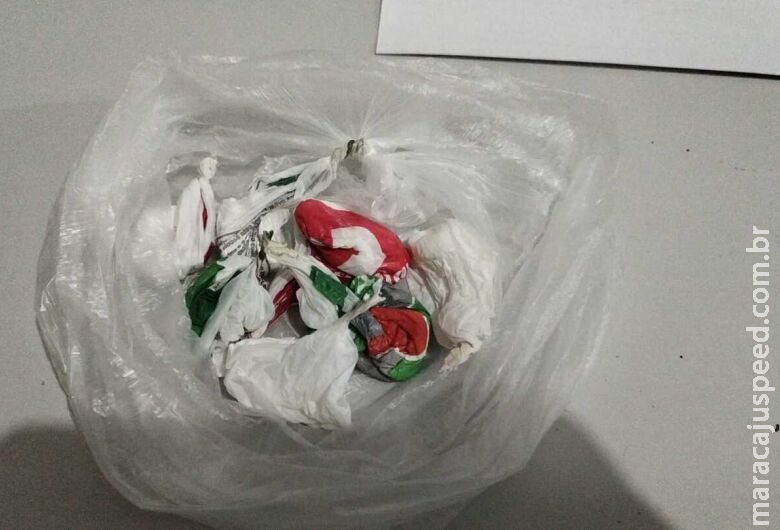 Interno é flagrado tentando entrar com porções de cocaína no Semiaberto 