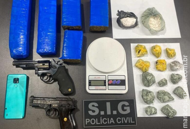 Jovem de 19 anos é presa por tráfico de drogas e posse irregular de armas 