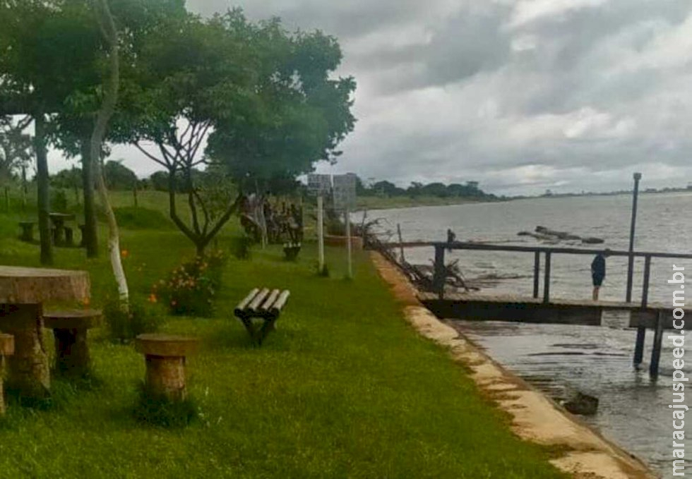 Jovem desaparece no lago da Usina após cair de caiaque Jovem desaparece no lago da Usina após cair de caiaque