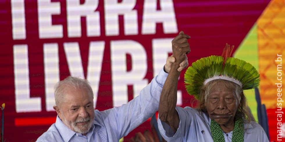 Lula diz que vai demarcar o maior número possível de terras indígenas 