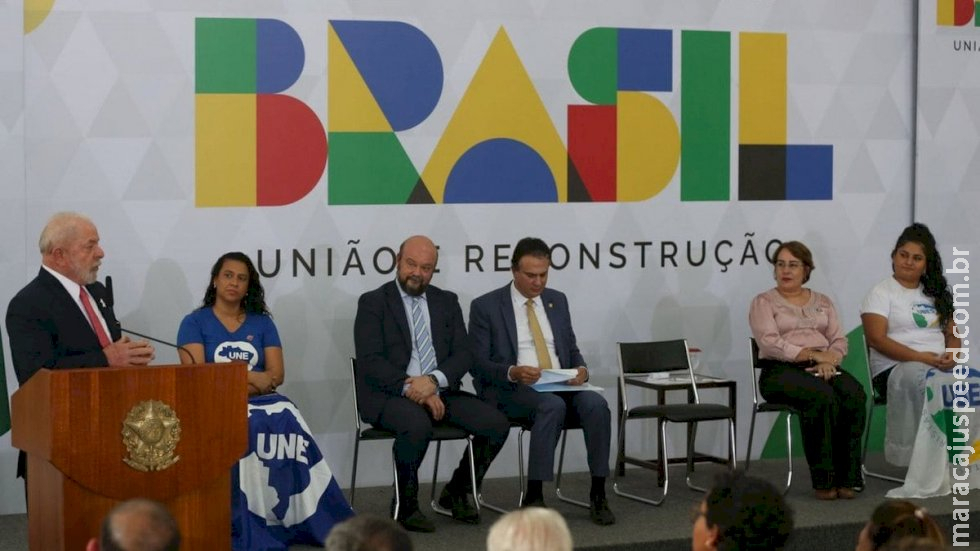 MEC anuncia liberação de R$ 2,44 bilhões extras para universidades MEC anuncia liberação de R$ 2,44 bilhões extras para universidades