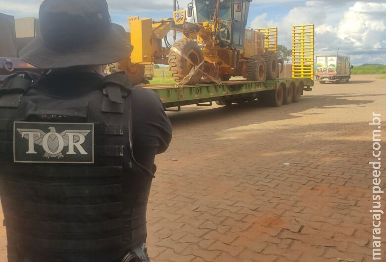 Motoniveladora furtada é recuperada após abordagem