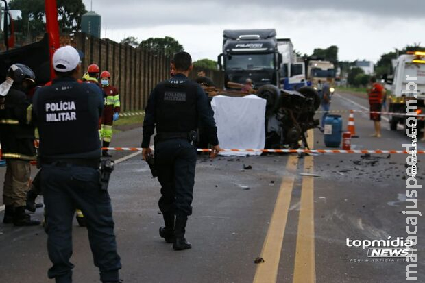 Motorista de Ônix morto em acidente com carreta na BR-163 tinha 49 anos