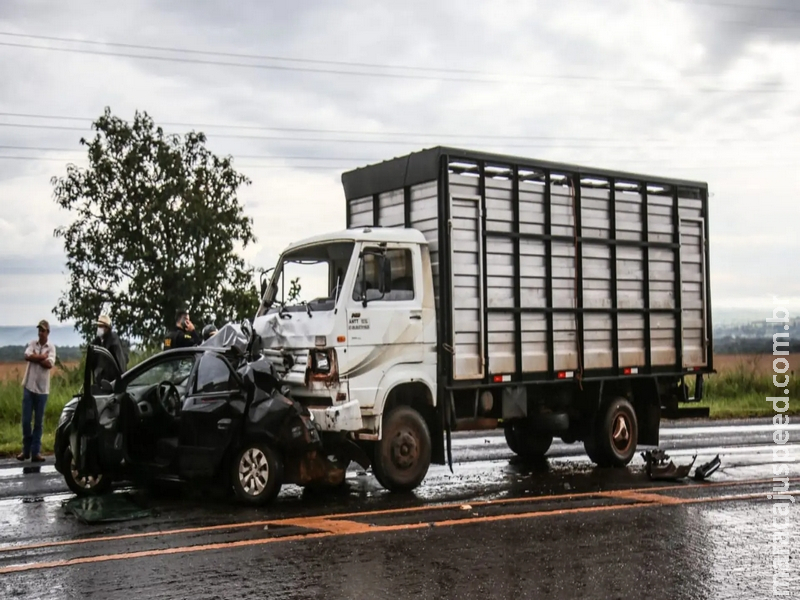 Pneus de Prisma que aquaplanou na BR-080 estavam ‘carecas’ e caminhoneiro embriagado, diz perícia Pneus de Prisma que aquaplanou na BR-080 estavam ‘carecas’ e caminhoneiro embriagado, diz perícia