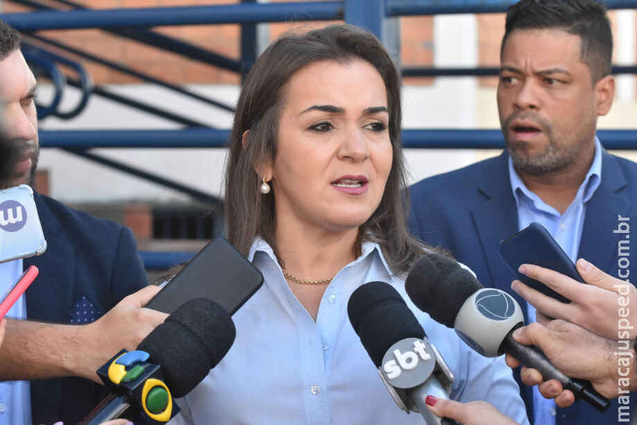 Prefeita de Campo Grande anuncia concurso para professor em 2023