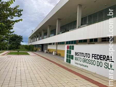 Professor é denunciado por assédio a uma aluna dentro da sala de aula