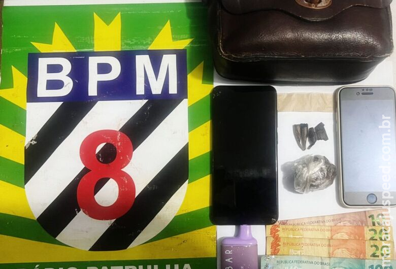 Rapaz é preso por corrupção de menor e porte de drogas