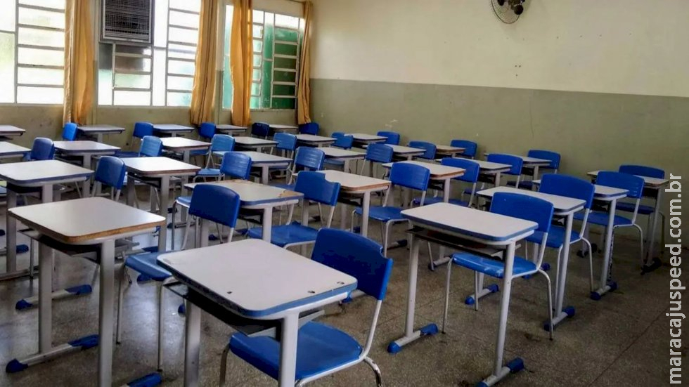 Servidor afastado gravava crianças de 10 e 12 anos em sala de aula e já teria feito cinco vítimas