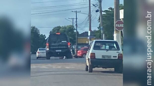 Traficante recebe policiais com fuzil e acaba morto em Jardim