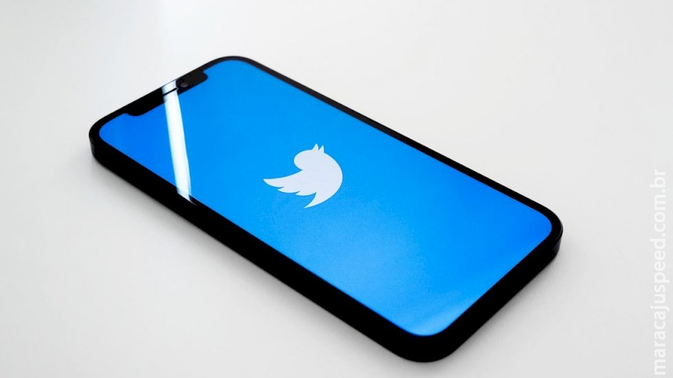Twitter recua e começa a retirar conteúdos extremistas do ar Twitter recua e começa a retirar conteúdos extremistas do ar
