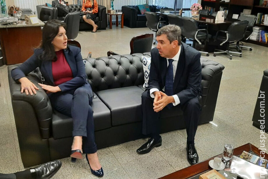 A+ A- Riedel vai a Brasília em busca de verba para a construção de 10 mil moradias A+ A- Riedel vai a Brasília em busca de verba para a construção de 10 mil moradias