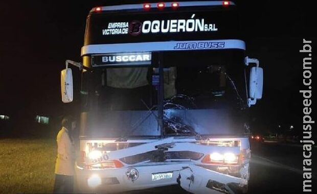 Acidente envolvendo ônibus e pedestres deixa dois mortos
