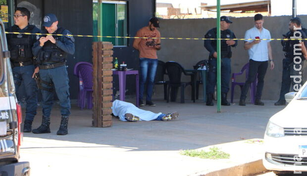 Almoçando em restaurante, homem é executado por pistoleiro em Chapadão do Sul