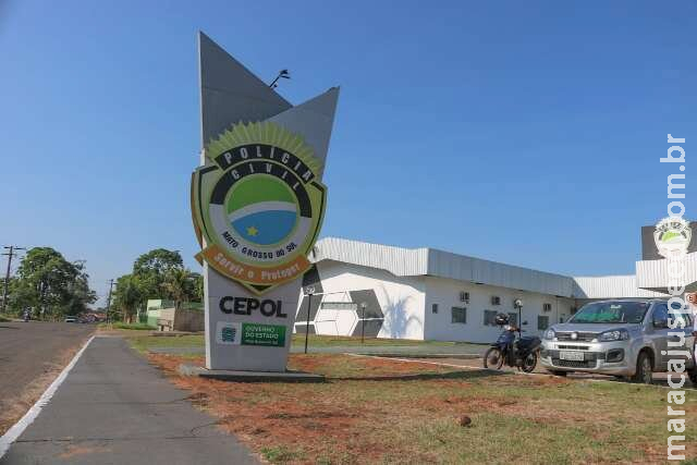 Armados com revólver de brinquedo, adolescentes roubam carro de fisioterapeuta