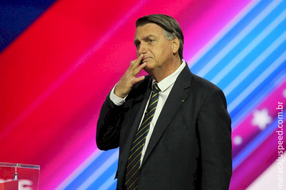 Bolsonaro nega alteração em cartão de vacina e diz que ‘não tem nada a esconder’ 