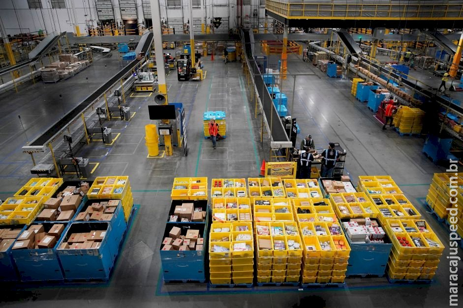 Com ameaça do imposto na alfândega, compras do exterior despencam 25%