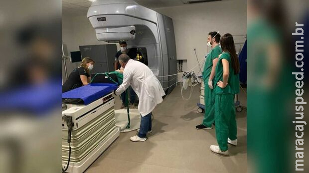 Criança de 2 anos é 1ª paciente de radioterapia com sedação realizada no Hospital Universitário