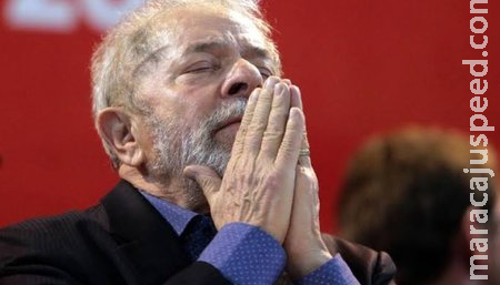 Deputados protocolam pedido de impeachment de Lula por 8 de janeiro Deputados protocolam pedido de impeachment de Lula por 8 de janeiro