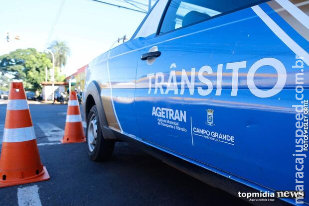 Homem ameaça agente da Agetran: 