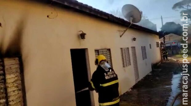 Homem ateia fogo na própria casa em Campo Grande