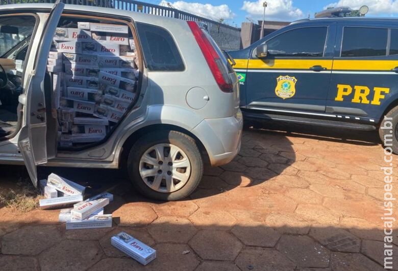 Homem é flagrado com carro "recheado" de cigarros contrabandeados 