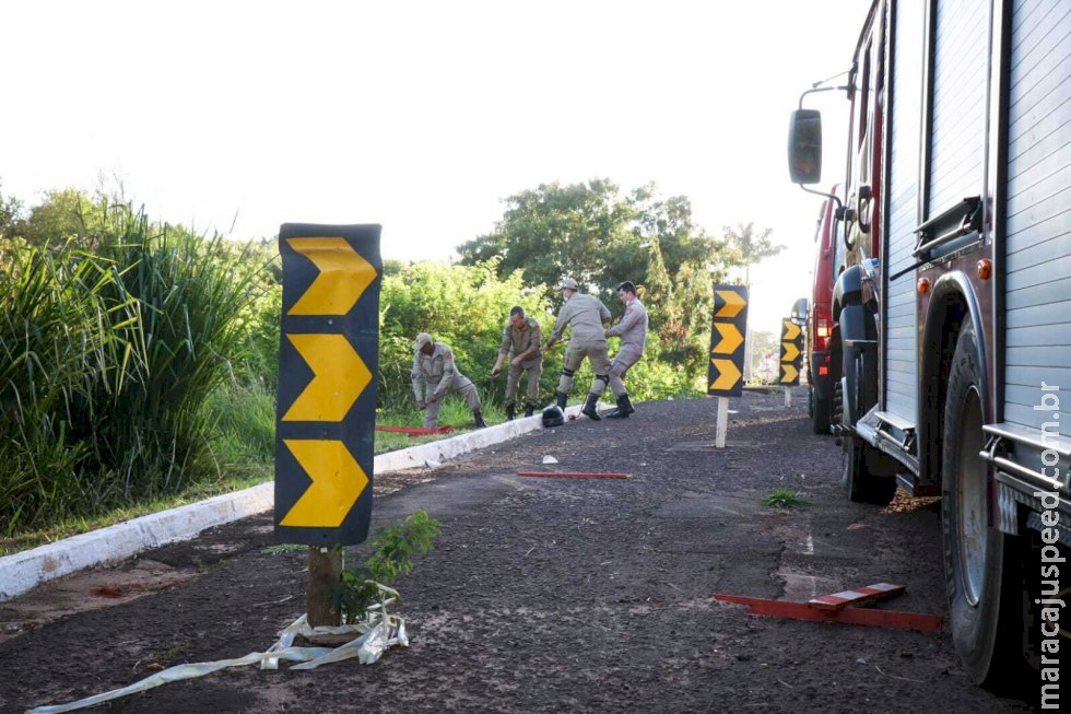 Motociclista bate em cavalete de trecho interditado e cai no Rio Anhanduí