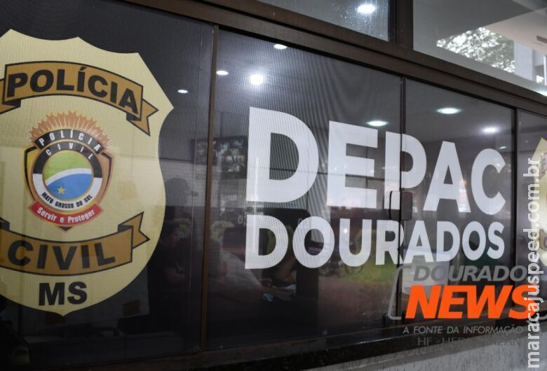 Mulher furta máquina de costura após invadir residência