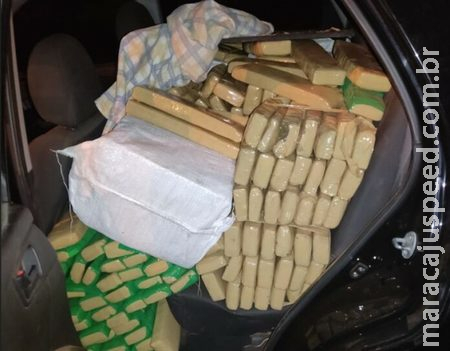 Polícia Militar encontra veículo abandonado com quase 740 quilos de maconha em Sidrolândia