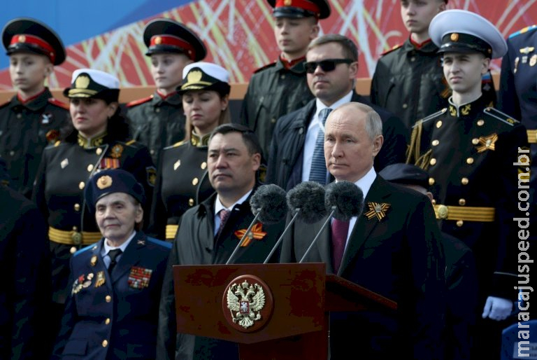 Putin promete vitória contra a Ucrânia em desfile militar em Moscou Putin promete vitória contra a Ucrânia em desfile militar em Moscou