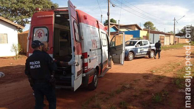 Rapaz é esfaqueado e pede ajuda em pelotão da polícia em Campo Grande