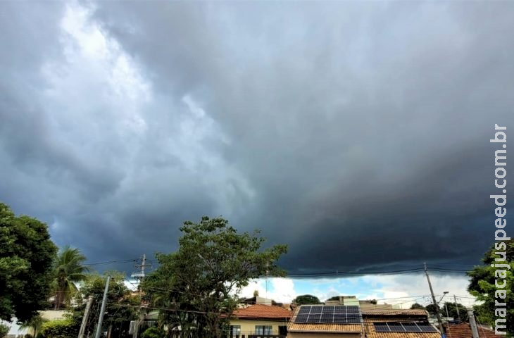 Segunda-feira chega com previsão de chuva e tempestades com raios e rajadas de vento em MS 