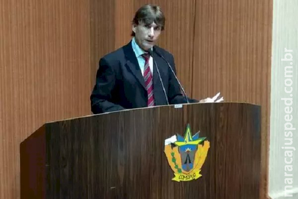 Vereador é atacado a facadas pela ex-esposa e socorrido por vizinho